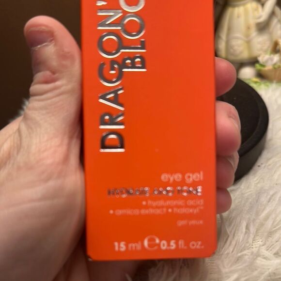 Rodial Dragon's Blood Eye Gel - Picture 2 of 5